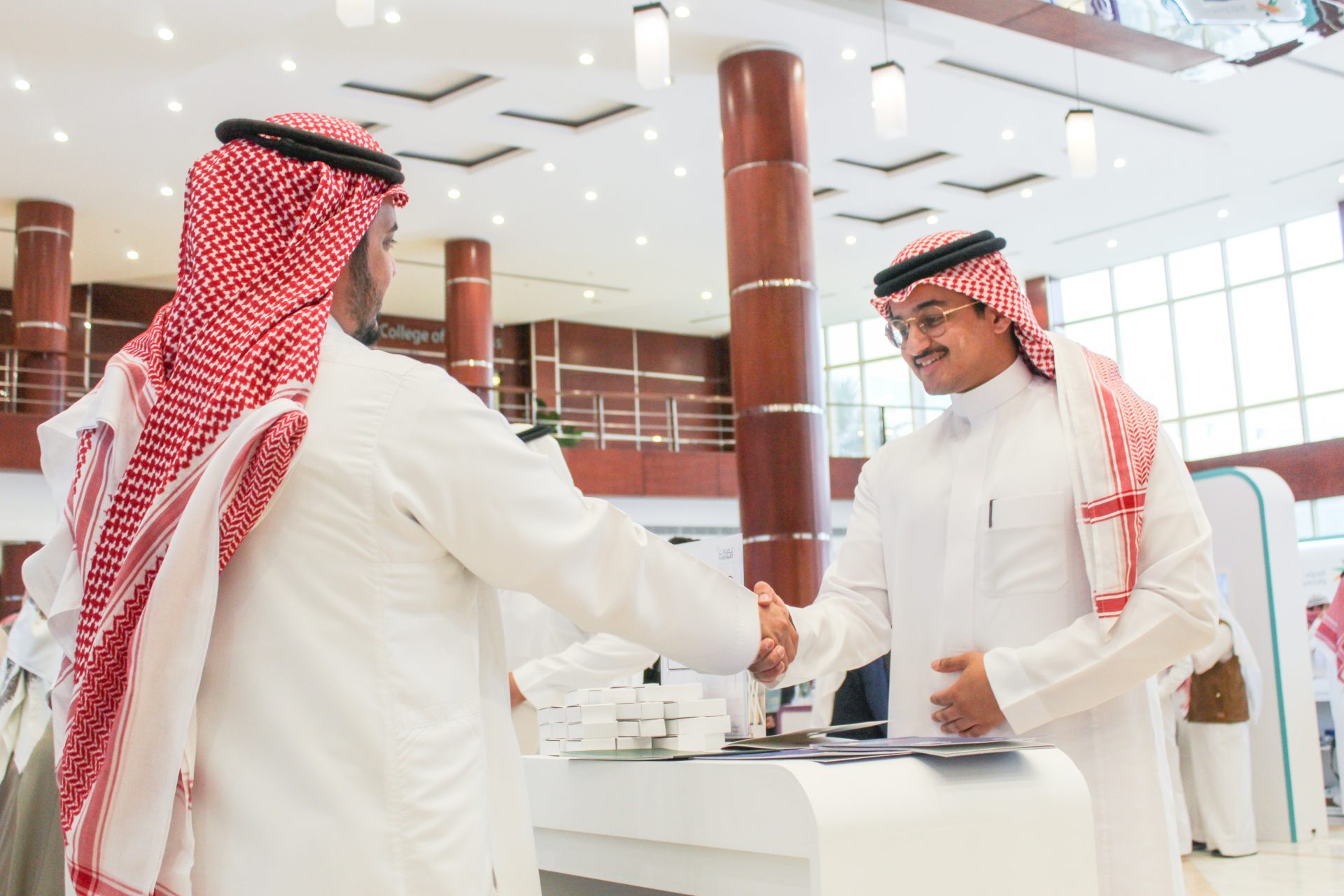 المشاركة في المعرض المصاحب لمنتدى العاملين مع الشباب — صورة 9